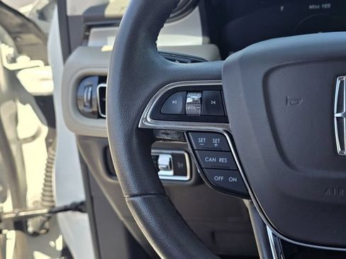 Certified 2022 Lincoln Nautilus FWD w/ Premium Package image 24