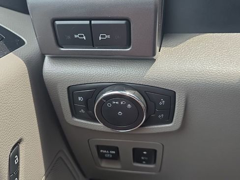Used 2018 Ford F150 XLT w/ Equipment Group 302A Luxury AWD/4WD image 23