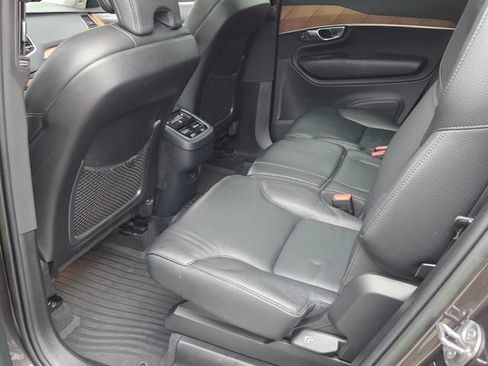 Used 2023 Volvo XC90 B5 Plus AWD/4WD image 10