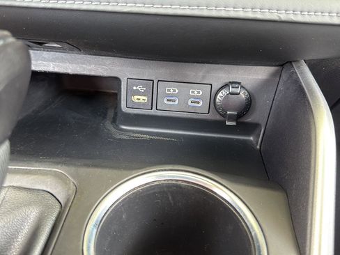 Used 2022 Toyota Highlander XLE image 23