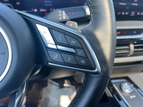 Certified 2025 Buick Enclave Avenir AWD/4WD image 23
