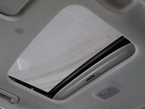 Certified 2024 Hyundai Venue SEL FWD image 16