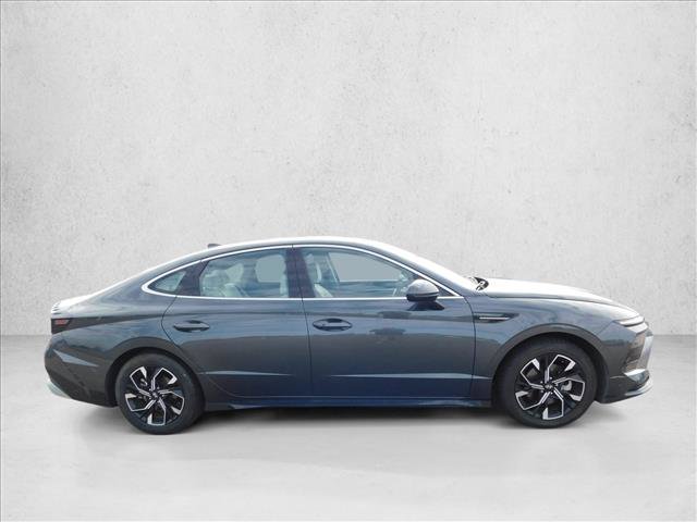 Used 2025 Hyundai Sonata SEL FWD image 4