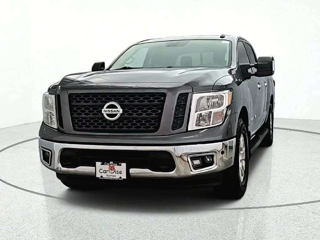 Used 2019 Nissan Titan SV w/ SV Convenience Package AWD/4WD image 9