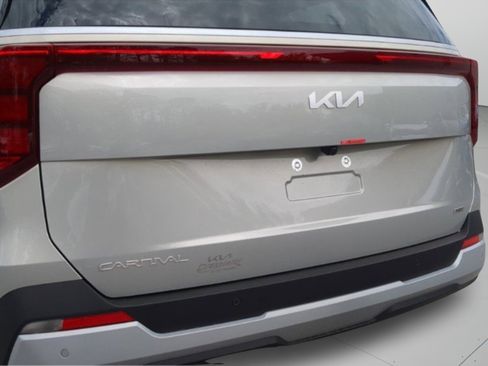 New 2026 Kia Carnival SX w/ SX Dark Edition Package FWD image 31