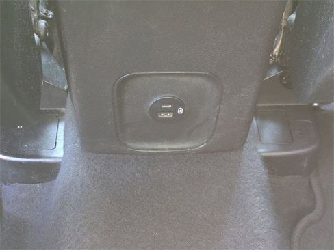 Used 2022 Ford Escape SE image 28