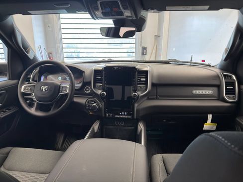 New 2026 RAM 1500 4x4 Crew Cab image 19