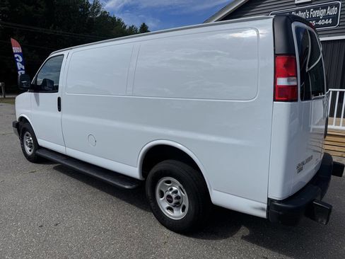 Used 2017 GMC Savana 2500 image 3
