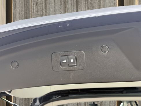 Used 2021 Nissan Armada SV w/ SV Appearance Package image 13