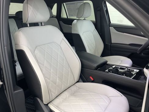 New 2026 Volkswagen Atlas Cross Sport SEL Premium R-Line AWD/4WD image 39