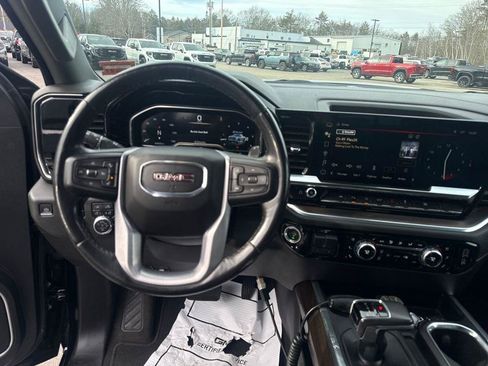 Certified 2022 GMC Sierra 1500 SLT w/ SLT Premium Plus Package AWD/4WD image 17