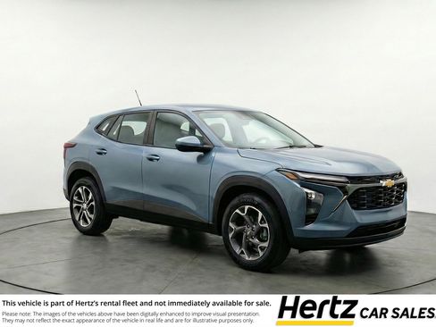 Used 2025 Chevrolet Trax LT w/ LT Convenience Package FWD image 1