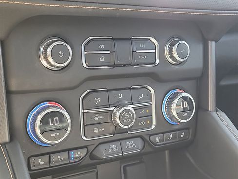 Used 2023 GMC Yukon AT4 w/ Technology Package image 25