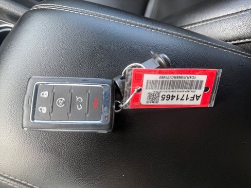 Used 2024 Jeep Grand Cherokee Limited 4xe AWD/4WD image 17