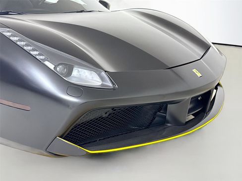 Used 2017 Ferrari 488 GTB image 32