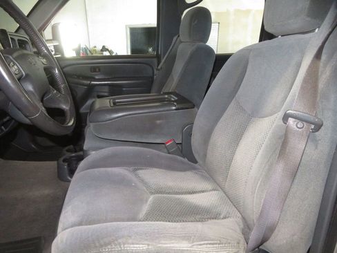 Used 2004 Chevrolet Silverado 2500 LS w/ Skid Plate Package image 21