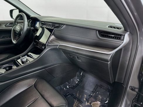 Certified 2025 Jeep Grand Cherokee Limited image 39