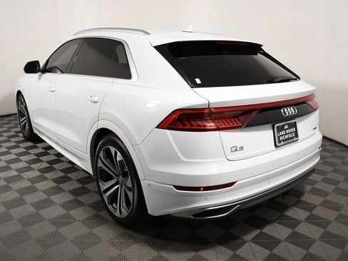 Used 2019 Audi Q8 Prestige w/ Luxury Package AWD/4WD image 4