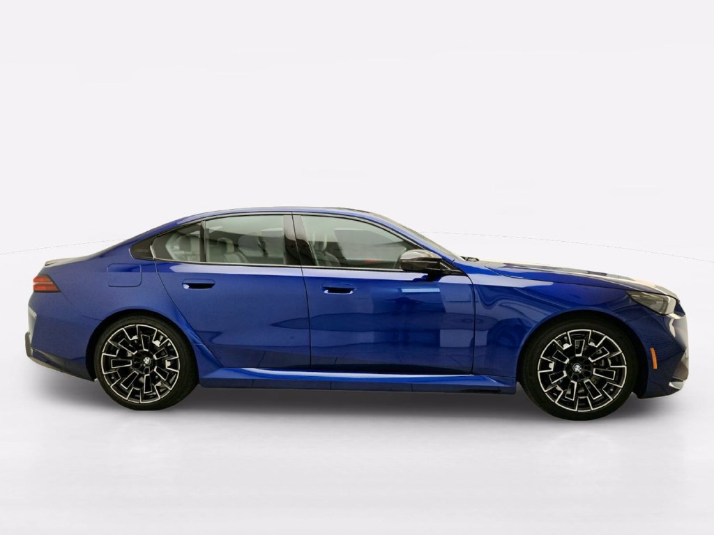 Used 2025 BMW M5 w/ Carbon Package AWD/4WD image 6