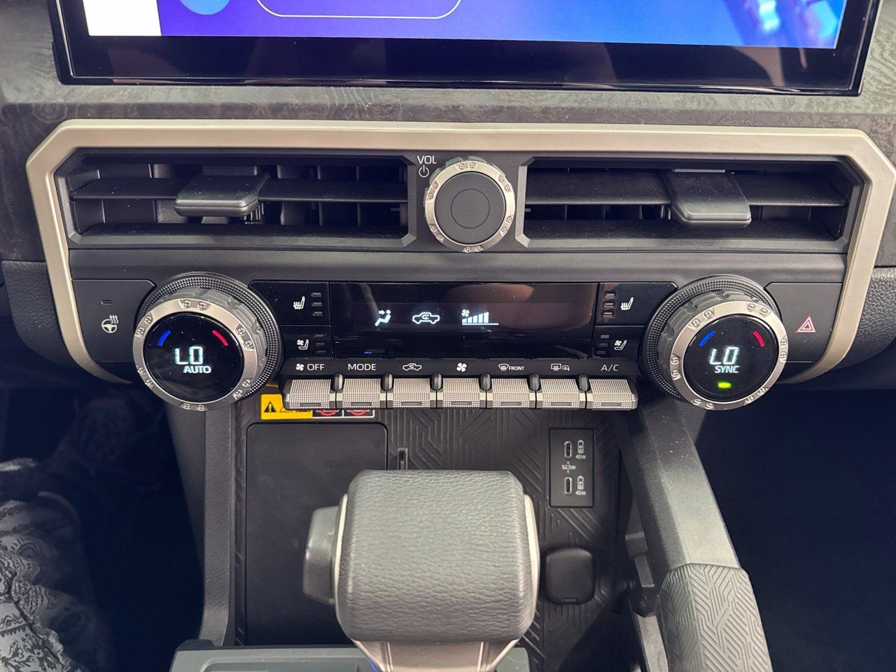 Certified 2025 Toyota Tacoma Limited AWD/4WD image 32