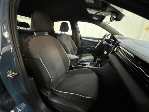 Certified 2025 Volkswagen Jetta Sport FWD image 13