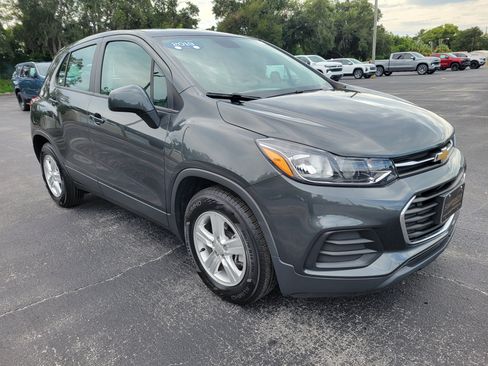 Used 2019 Chevrolet Trax LS FWD image 3