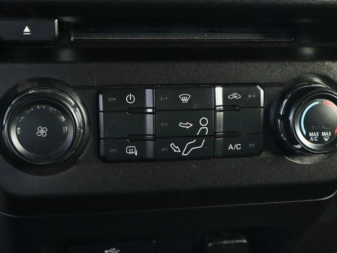 Used 2017 Ford F550 2WD Regular Cab Super Duty image 40