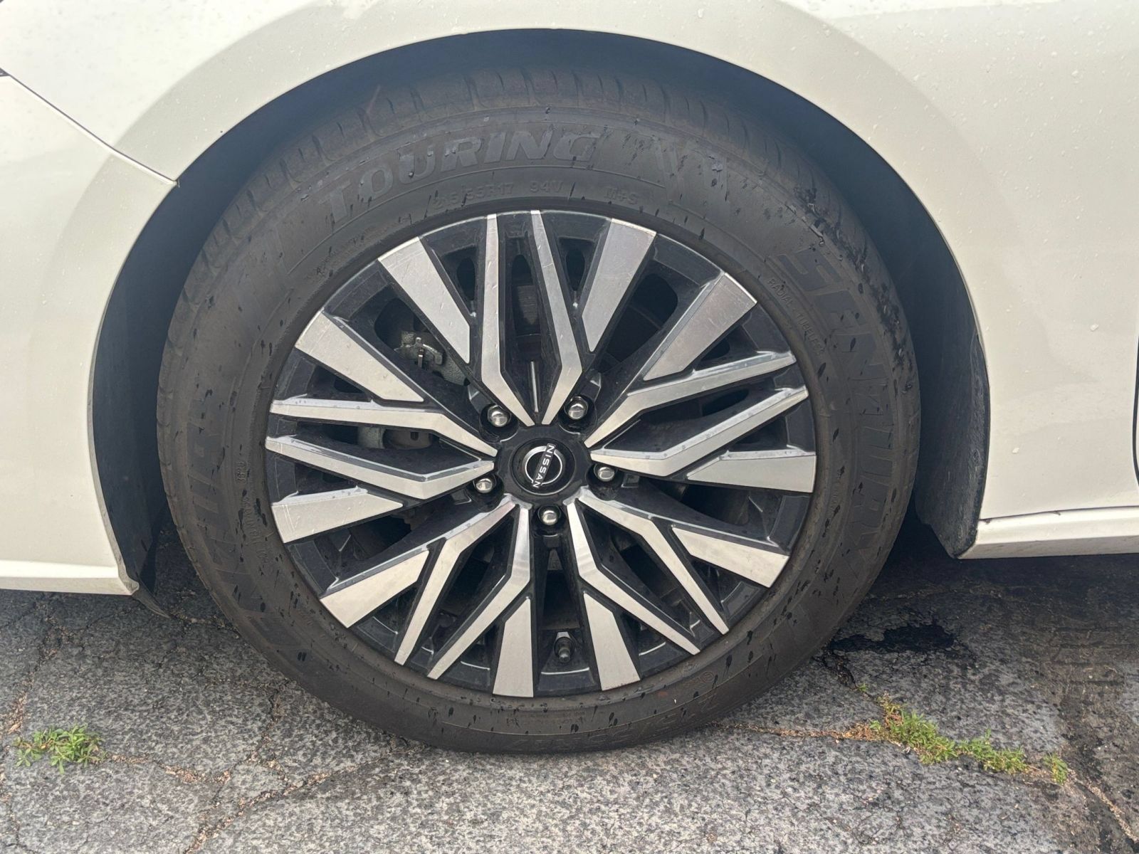 Used 2025 Nissan Altima 2.5 SV FWD image 27
