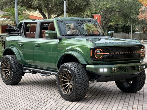 Used 2023 Ford Bronco Wildtrak AWD/4WD image 12