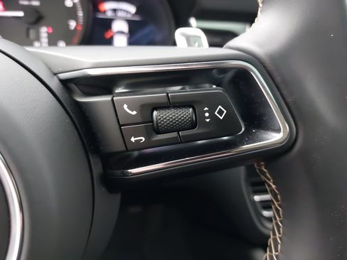 Certified 2026 Porsche Macan AWD/4WD image 20