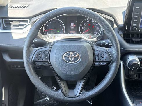 Used 2022 Toyota RAV4 XLE FWD image 18