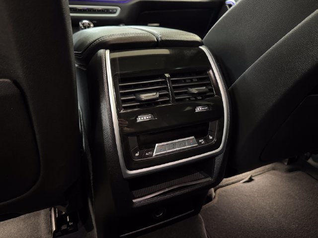 Used 2022 BMW X6 xDrive40i w/ M Sport Package AWD/4WD image 21