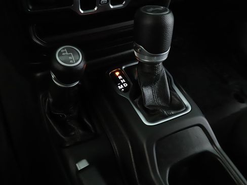 Used 2021 Jeep Wrangler Unlimited Sport AWD/4WD image 15