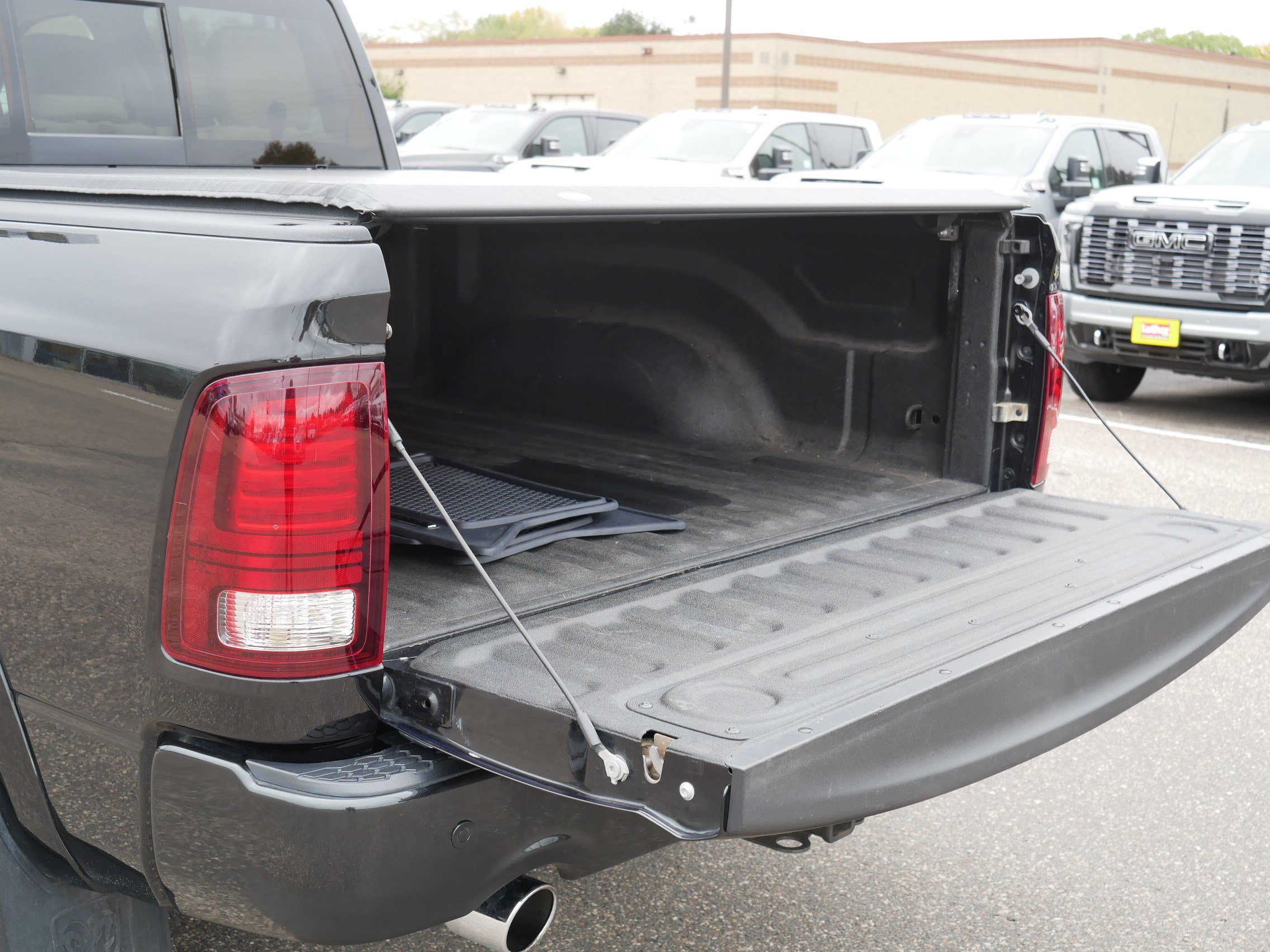 Used 2018 RAM 1500 Limited AWD/4WD image 18