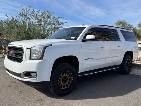 Used 2019 GMC Yukon XL SLT image 7