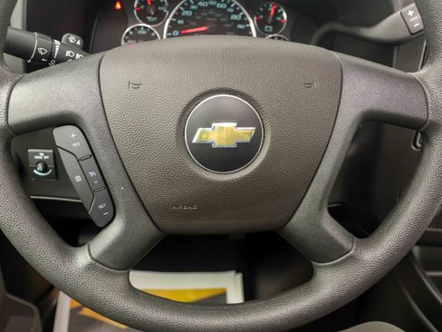 Used 2025 Chevrolet Express 3500 LT w/ LT Preferred Equipment Group image 20