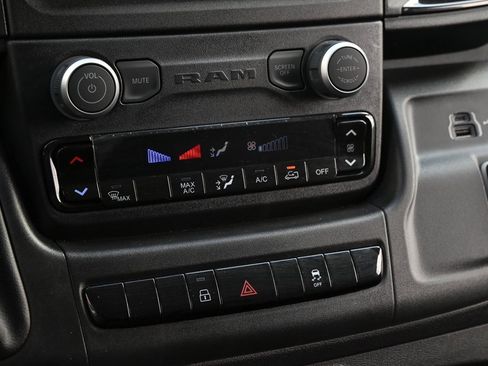 Used 2025 RAM ProMaster 2500 w/ Storage Group image 30