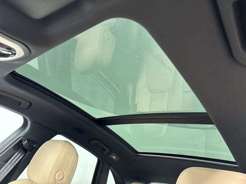 Certified 2025 Porsche Macan image 23