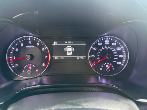 Used 2024 Kia Forte LXS w/ LXS Technology Package FWD image 17