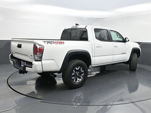 Used 2022 Toyota Tacoma TRD Off-Road image 6