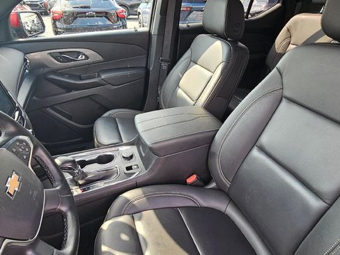 Certified 2023 Chevrolet Traverse LT w/ LPO, Floor Liner Package FWD image 9