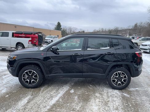 New 2026 Jeep Compass Trailhawk w/ Sun, Sound & Navigation Group AWD/4WD image 8