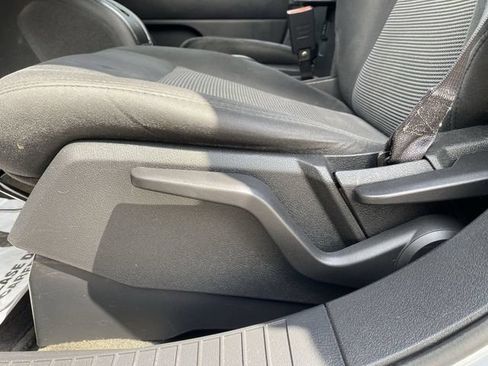 Used 2016 Jeep Patriot Latitude AWD/4WD image 13