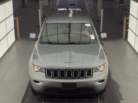 Used 2019 Jeep Grand Cherokee Laredo RWD image 2