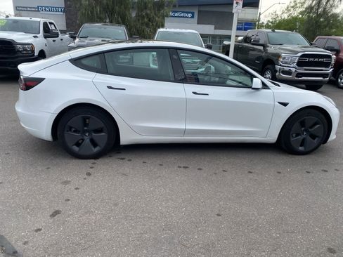 Used 2023 Tesla Model 3 Standard Range image 4