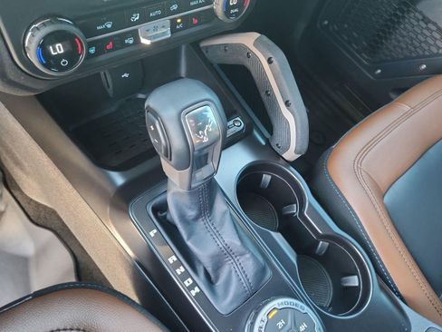 Used 2024 Ford Bronco Outer Banks AWD/4WD image 24