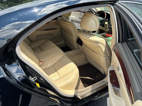 Used 2012 Lexus LS 460 L w/ Luxury Pkg RWD image 13