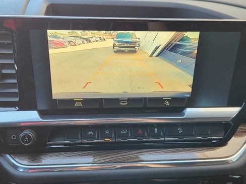 Used 2024 Chevrolet Silverado 1500 LT Trail Boss w/ Convenience Package II image 6