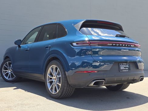 Certified 2025 Porsche Cayenne image 3