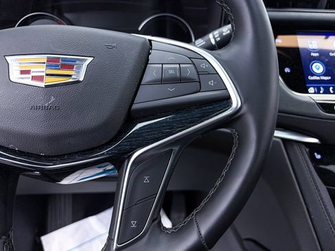 Used 2025 Cadillac XT5 Premium Luxury image 34